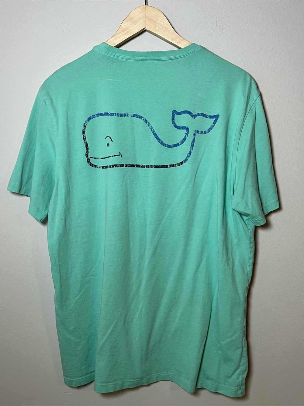 Vineyard Vines Graphic T-Shirt Men’s M Seafoam Green Aqua Whale Logo Pocket